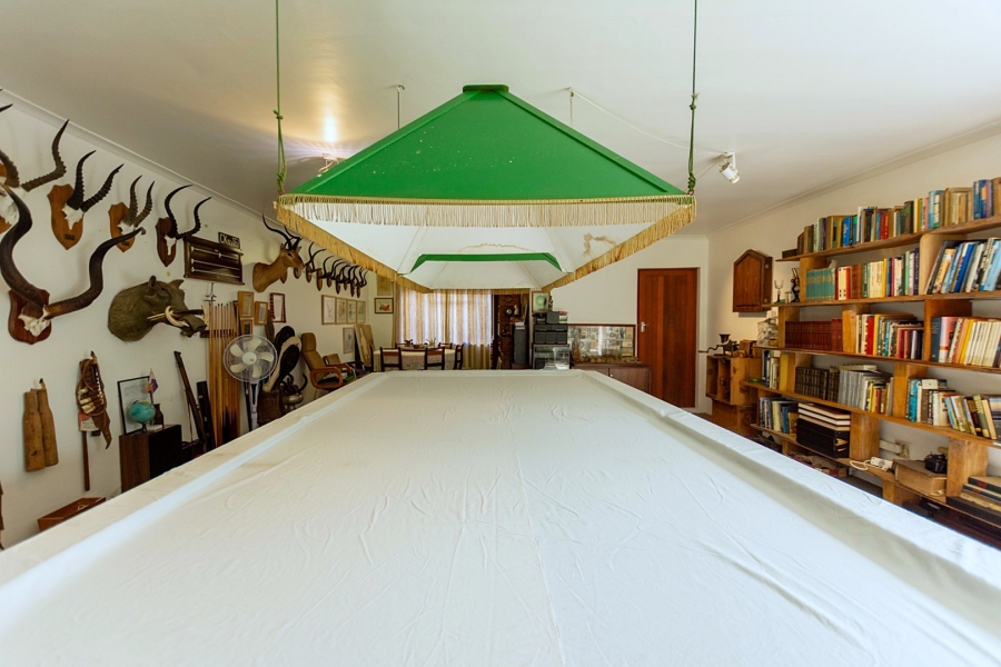 5 Bedroom Property for Sale in Middedorp Western Cape